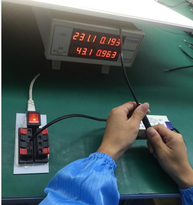 How to Choose a Suitable LED Lighting Factory Supplier In China? 2 LED light testing