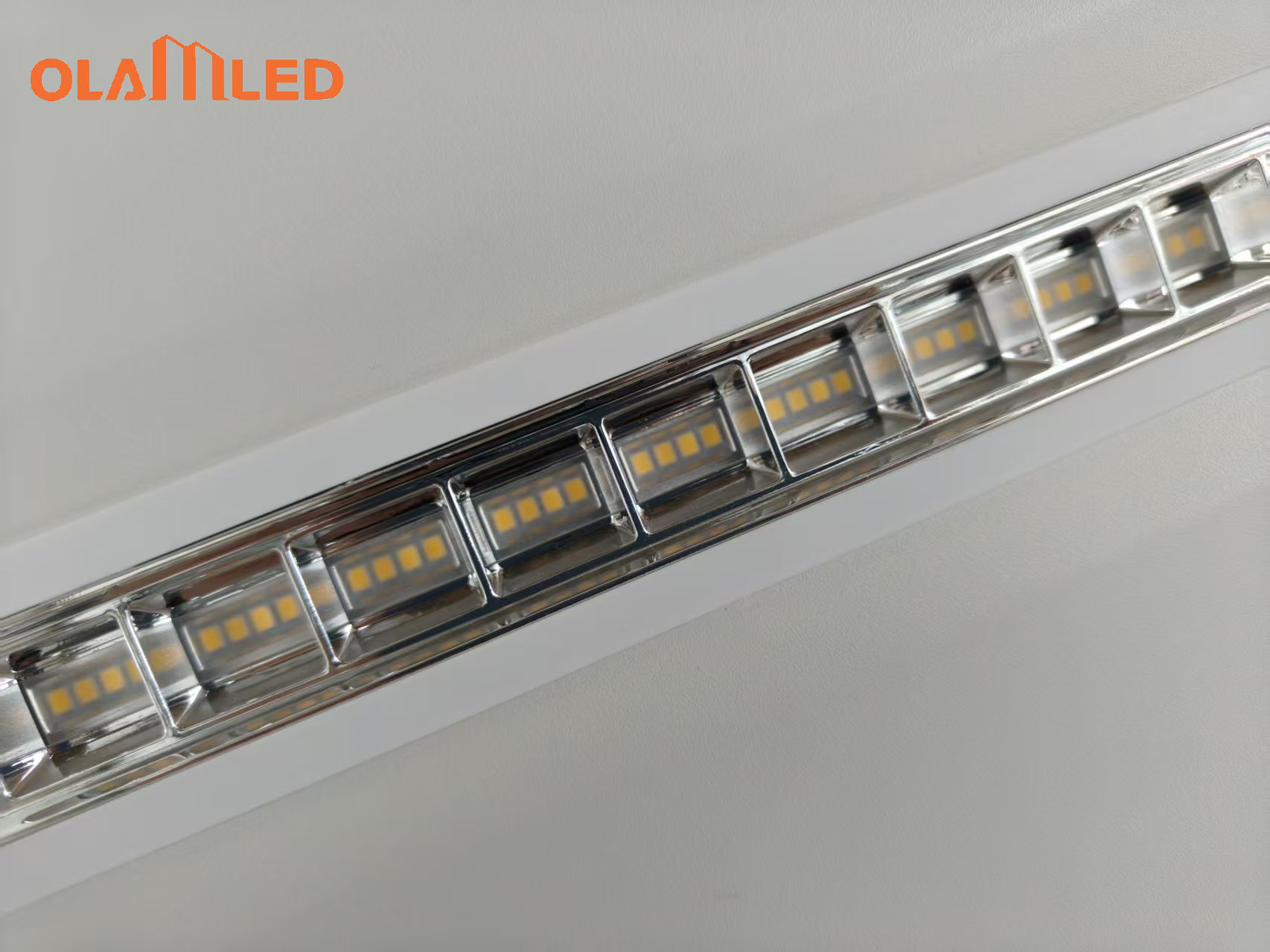 Close up of the lamp bulbs produced by olamled company (3)