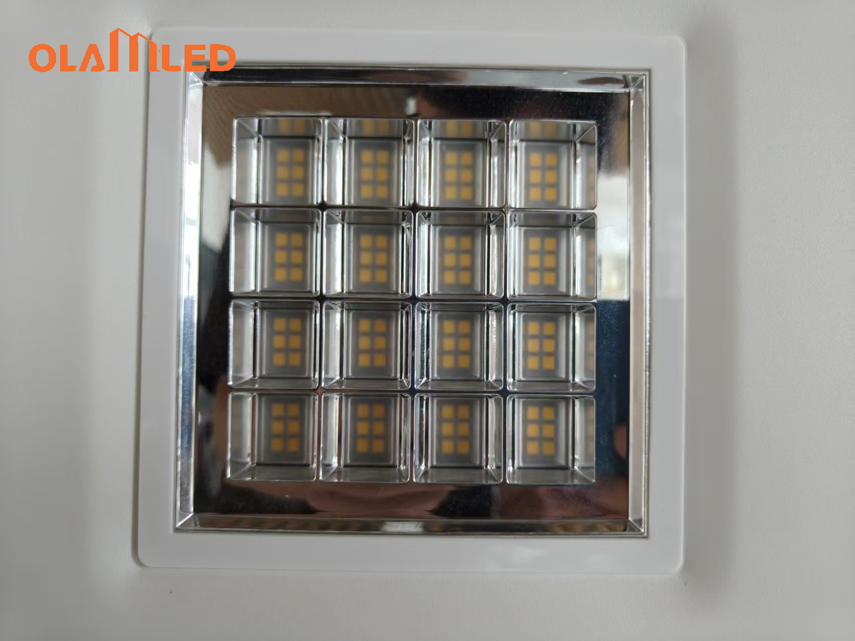 Close up of the lamp bulbs produced by olamled company (4)